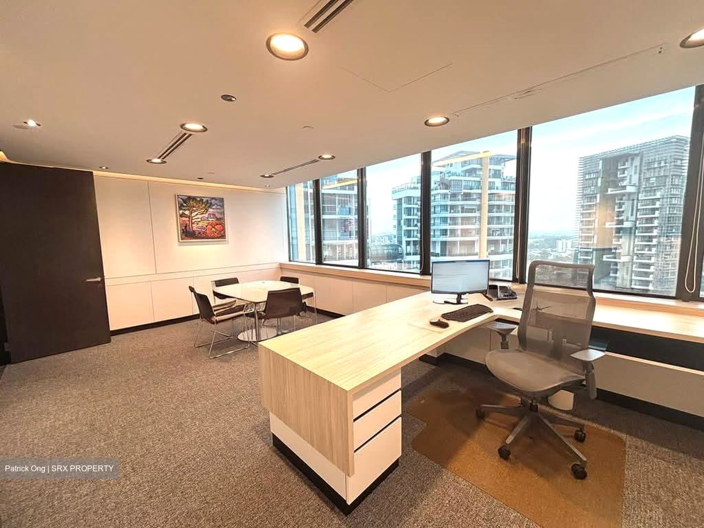 United Square (D11), Office #549418621